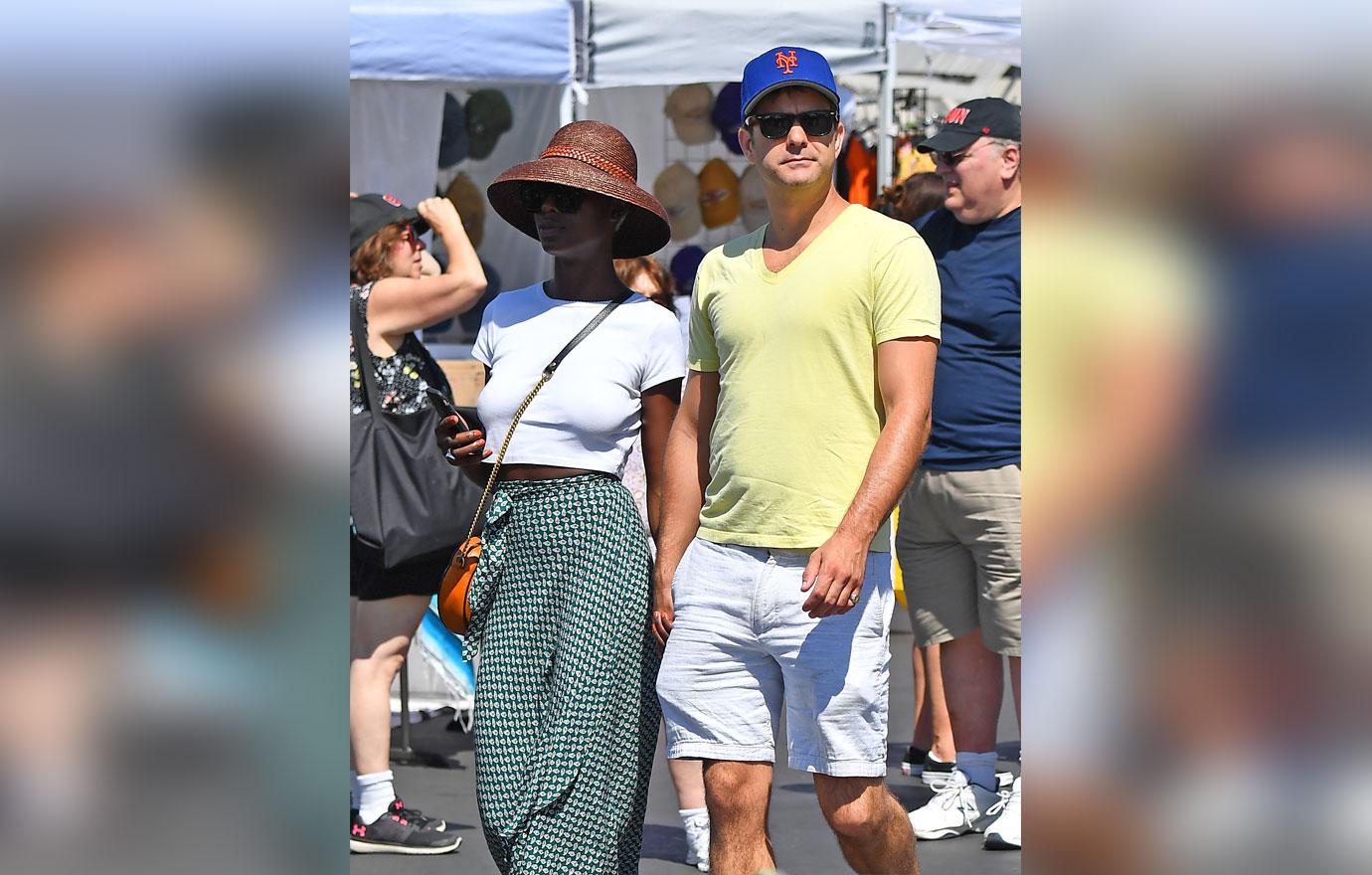 EXCLUSIVE: Joshua Jackson and girlfriend Jodie Turner-Smith kiss as they do a bit of shopping at a local Flea Market joshua jackson girlfriend jodie