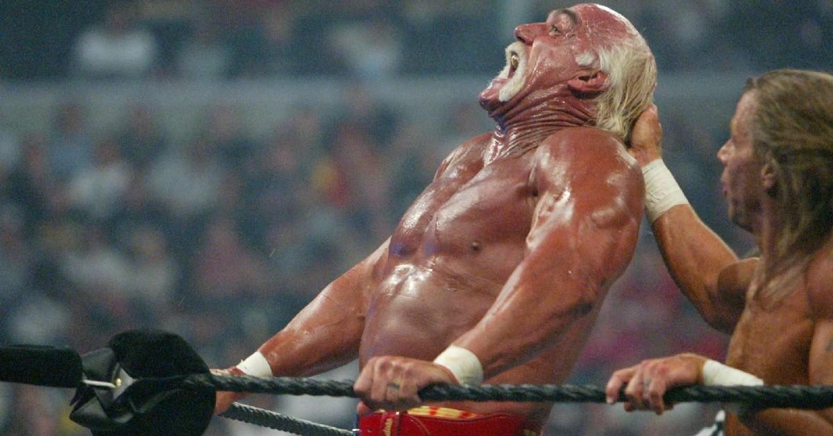 hulk hogan receives chest compressions moments before death watch