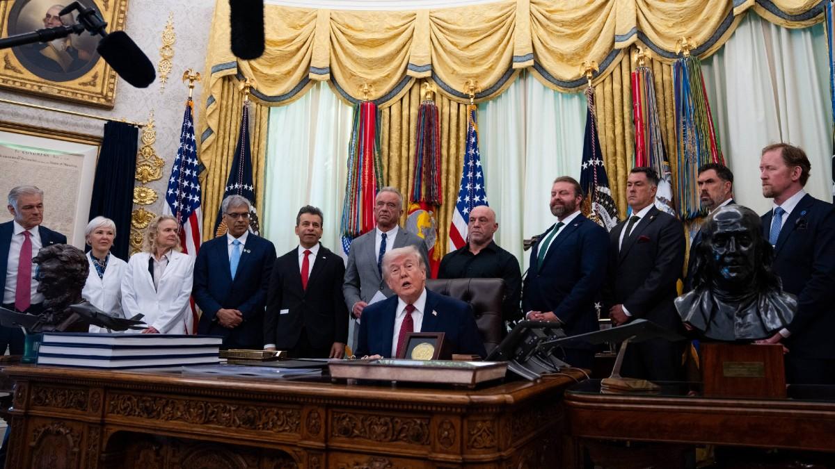 image of Joe Rogan called MAGA 'dorks.' 