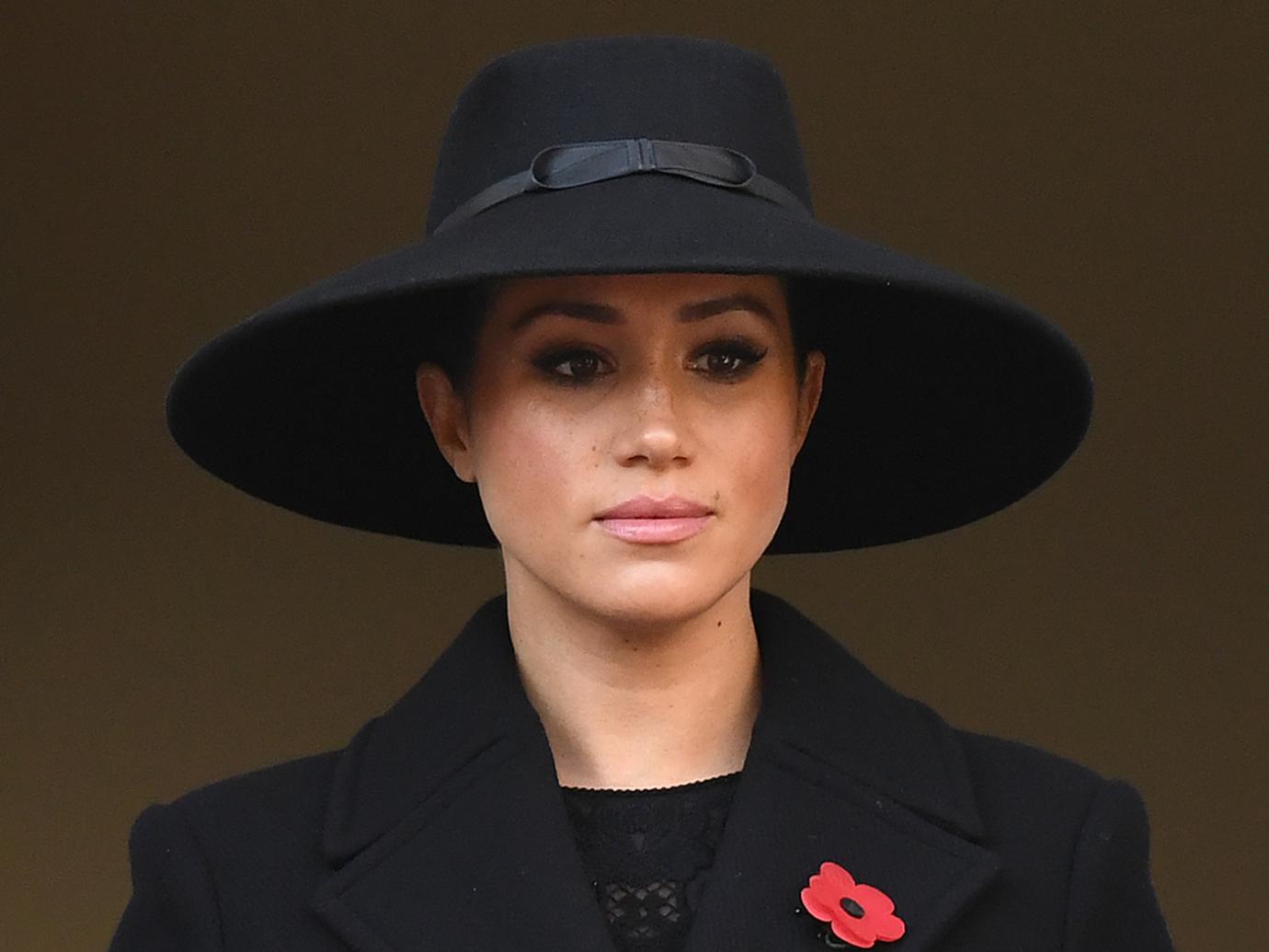 //Markle Disrespected By Royal Aide