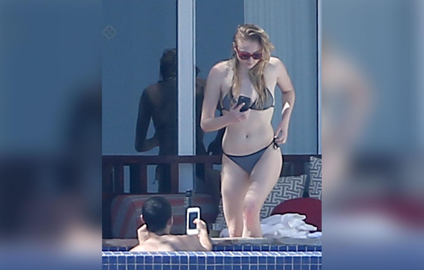 Sophie Turner Cameltoe of the Day