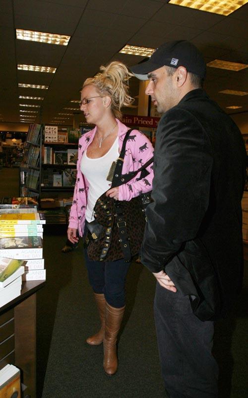 2011__09__britney spears ultimate 516830_ _1.jpg