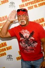 2009__10__hulkhogan 150×225.jpg
