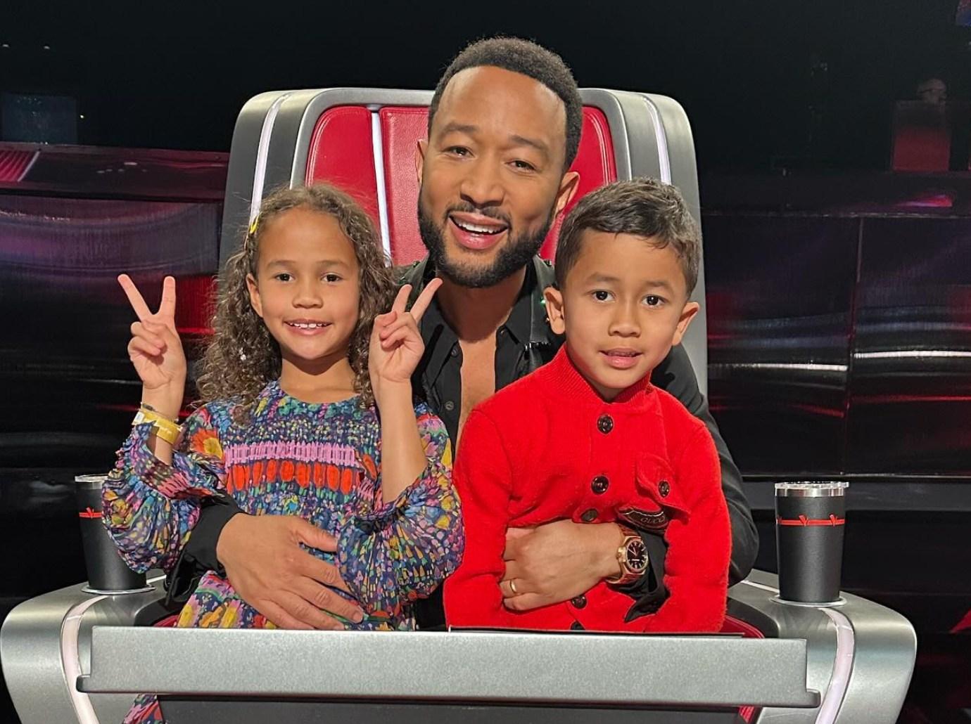 John Legend Snuggles Up with Chrissy Teigen and His Two Daughters: Photo