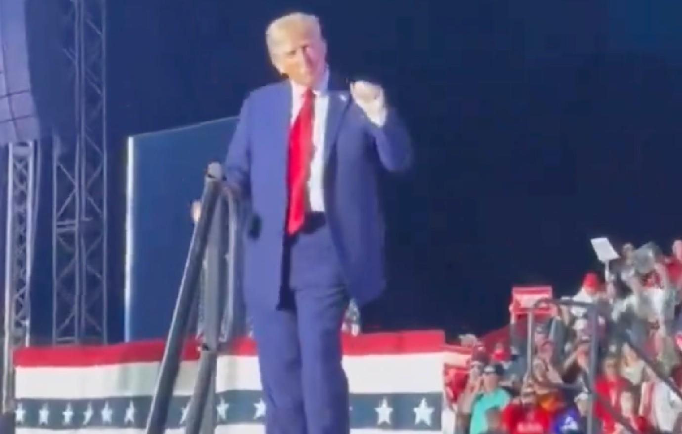 donald trump bashed ridiculous dance moves pennsylvania rally