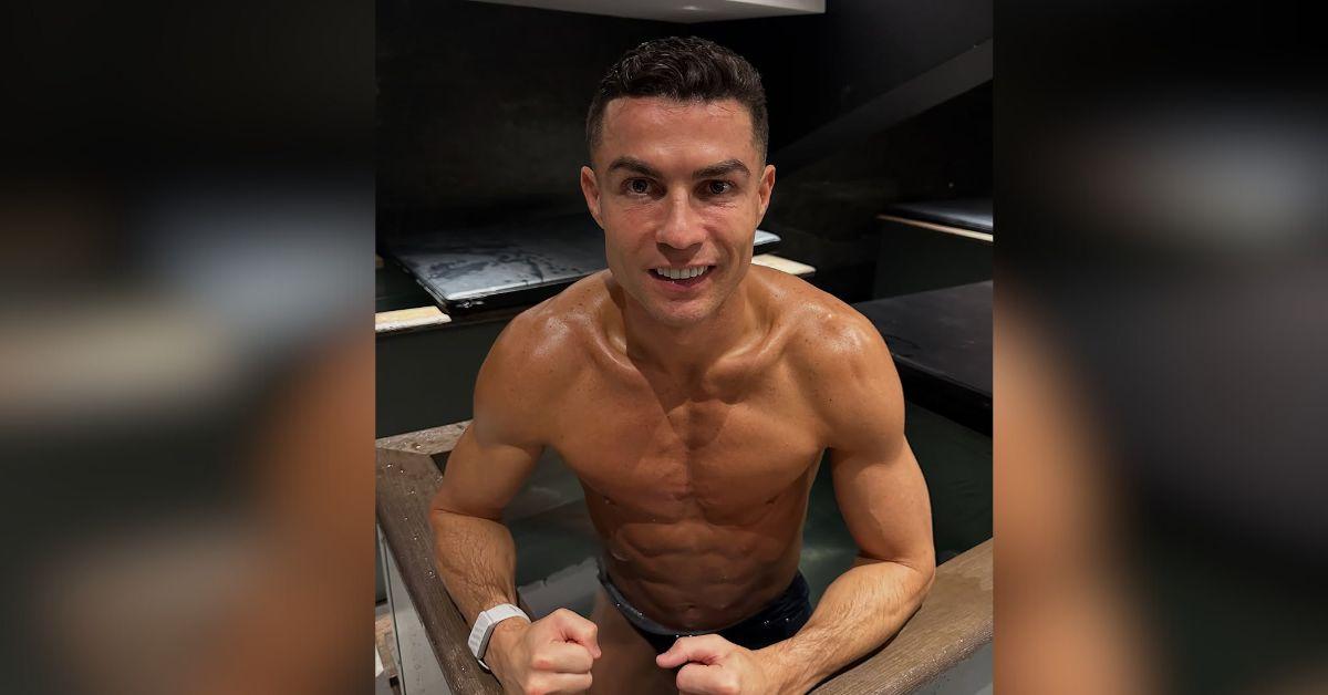 cristiano ronaldo flaunts abs