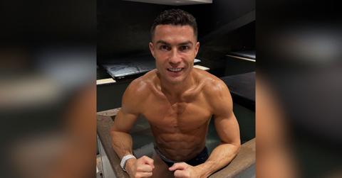 cristiano ronaldo flaunts abs