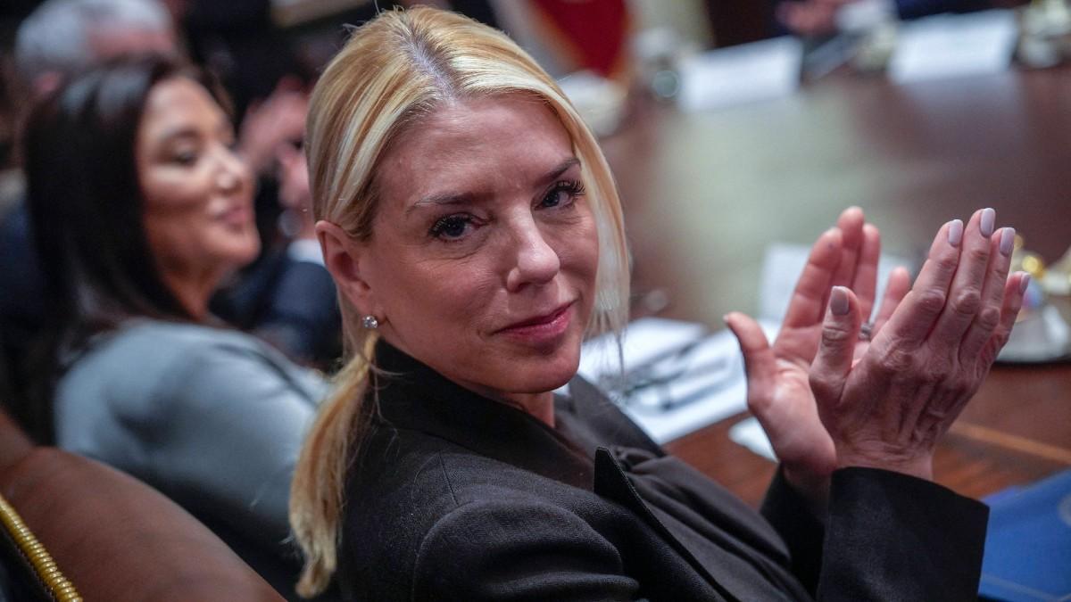 image of Pam Bondi was registered as a foreign agent under the Foreign Agents Registration Act for the Embassy of Qatar.