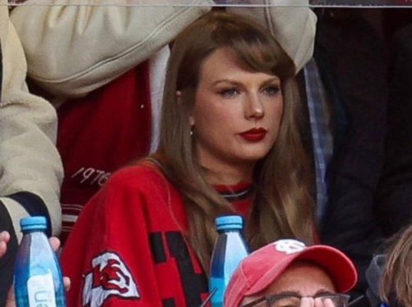 taylor swift curses refs boyfriend travis kelce pushed