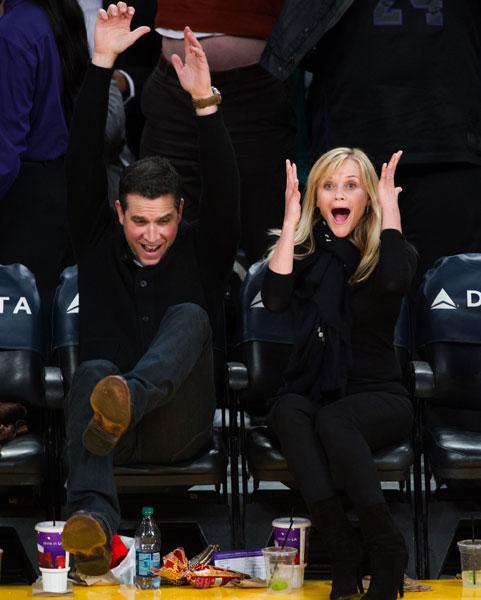 Ok_031713_news_reese witherspoon husband basketball game gallery_ _2.jpg