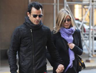 Justin theroux jennifer aniston jan27nea.jpg