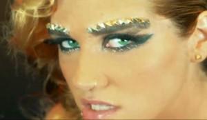 2010__12__kesha_dec2_ 300×174.jpg