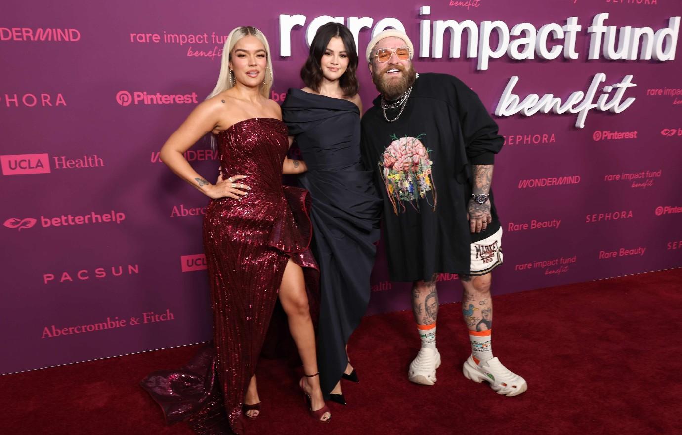 Selena Gomez & Boyfriend Benny Blanco Pack On The PDA: Photos