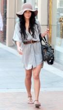 2010__04__Vanessa_Hudgens_March24_67 130×225.jpg