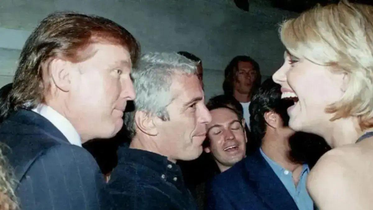 Photo of Ghislaine Maxwell spoke about Donald Trump warmly when interviewed by the Justice Department.