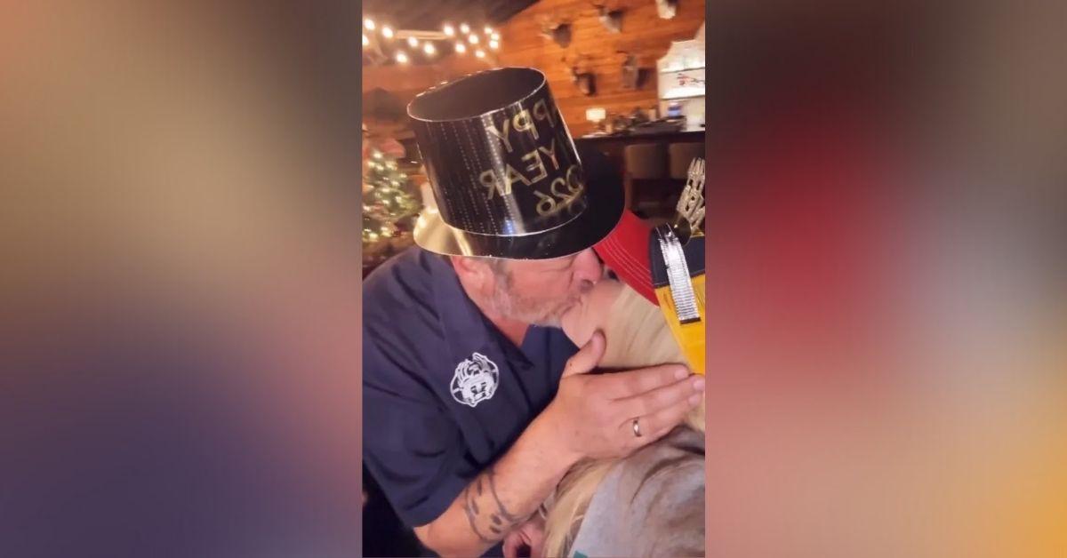 image of Gwen Stefani and Blake Shelton rang in the New Year with a passionate kiss.