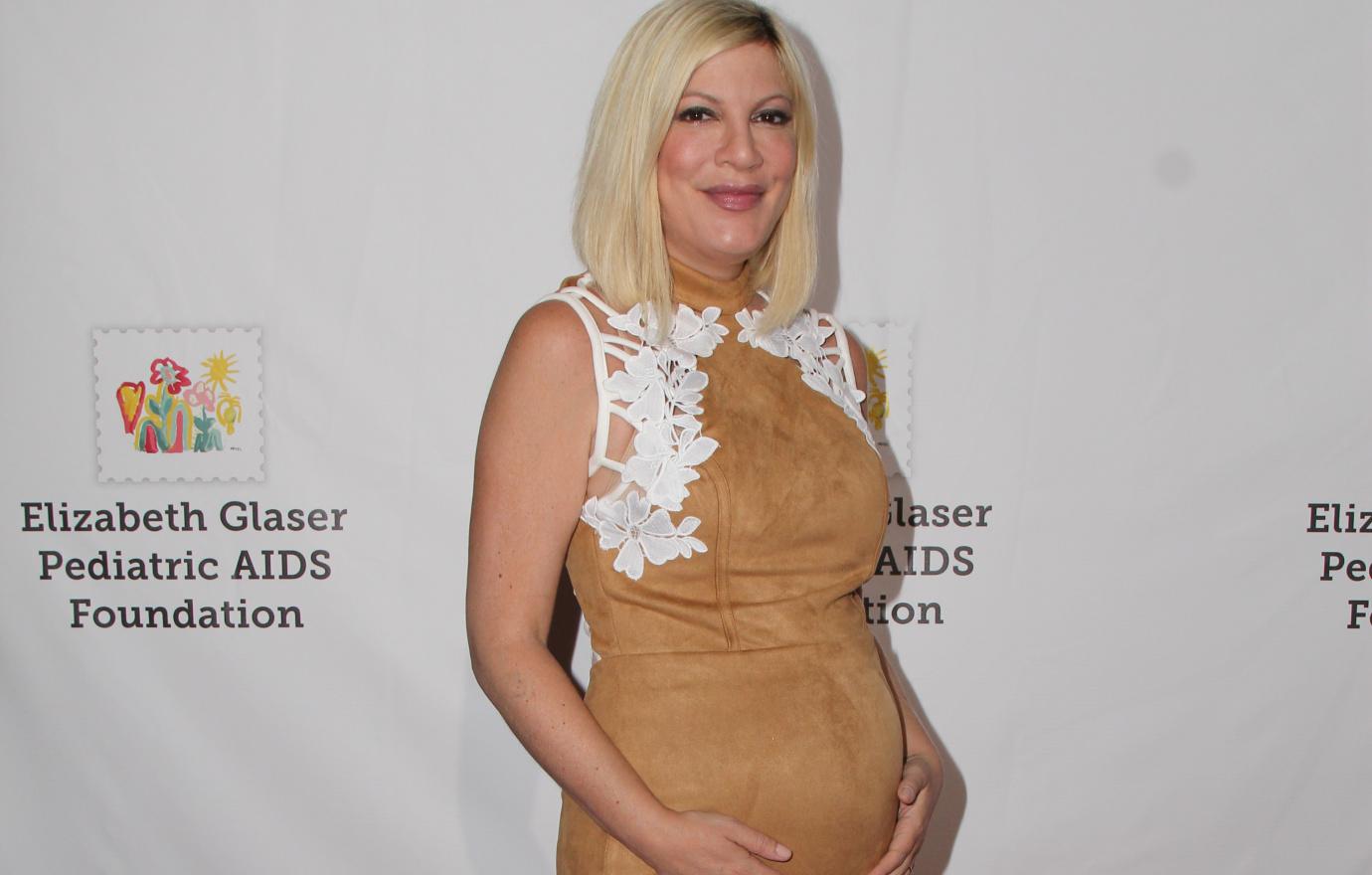 Pregnant Tori Spelling