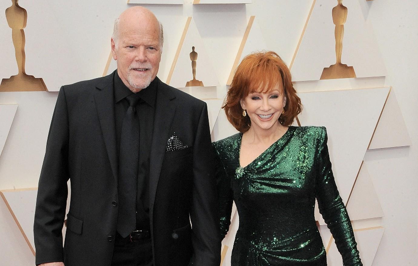 reba mcentire reveals what working with boyfriend rex linn was like