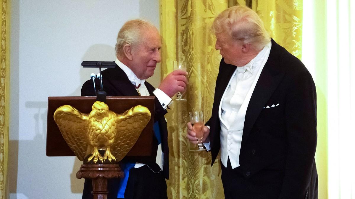 image of King Charles gave Donald Trump a gift. 