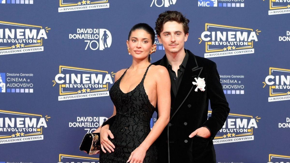 Image of The new celebrity couple approach suggested support over a splash.