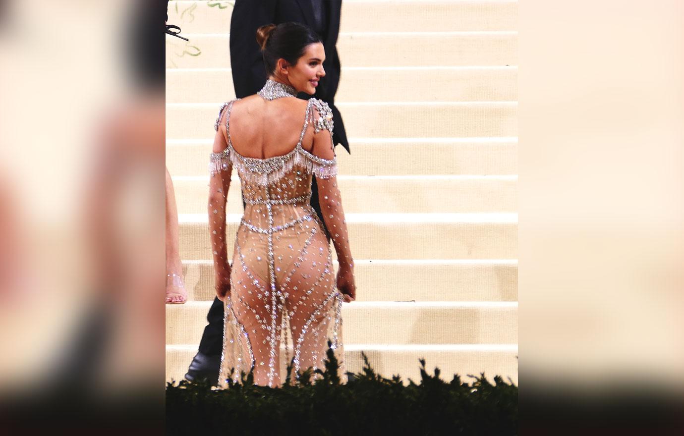 kourtney kardashian travis barker kendall jenner met gala