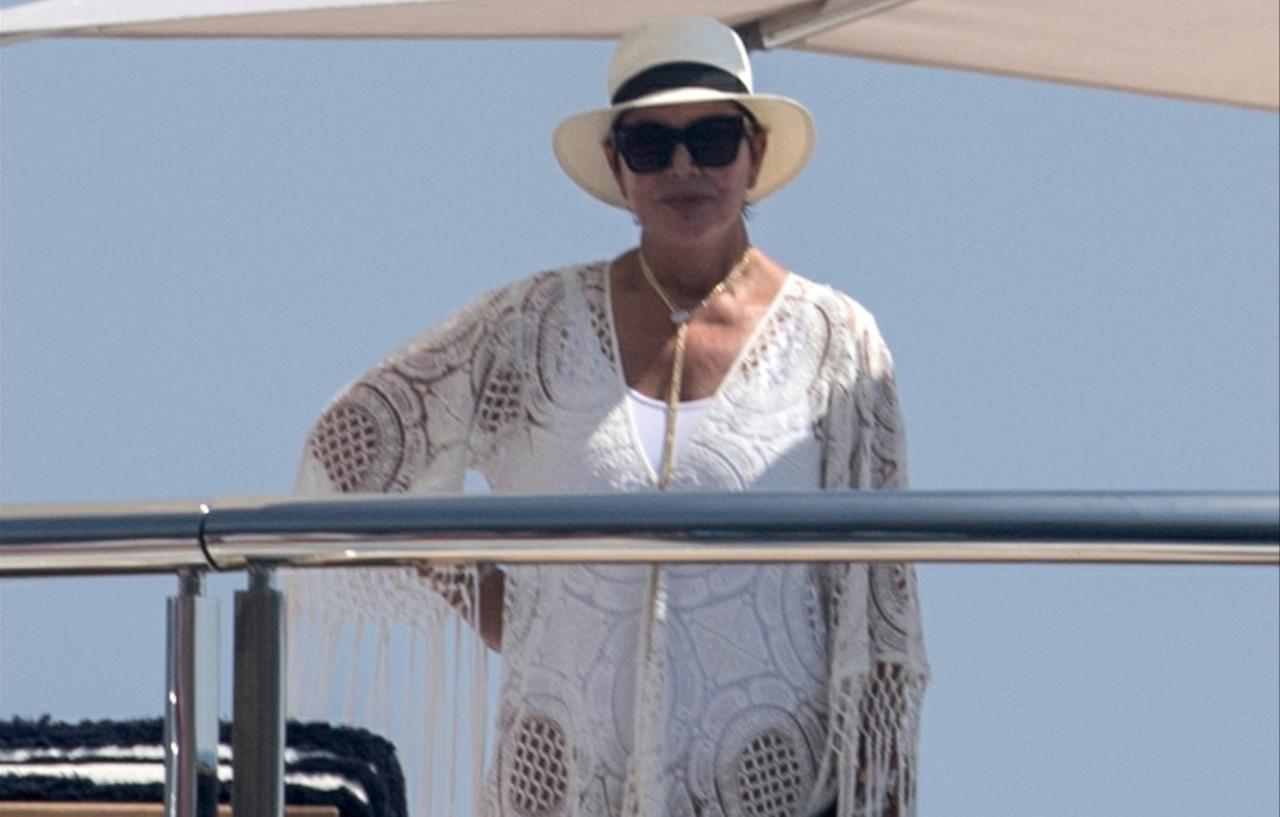 Kris Jenner Wears Sexy White Bathing Suit Off The Italian Coast