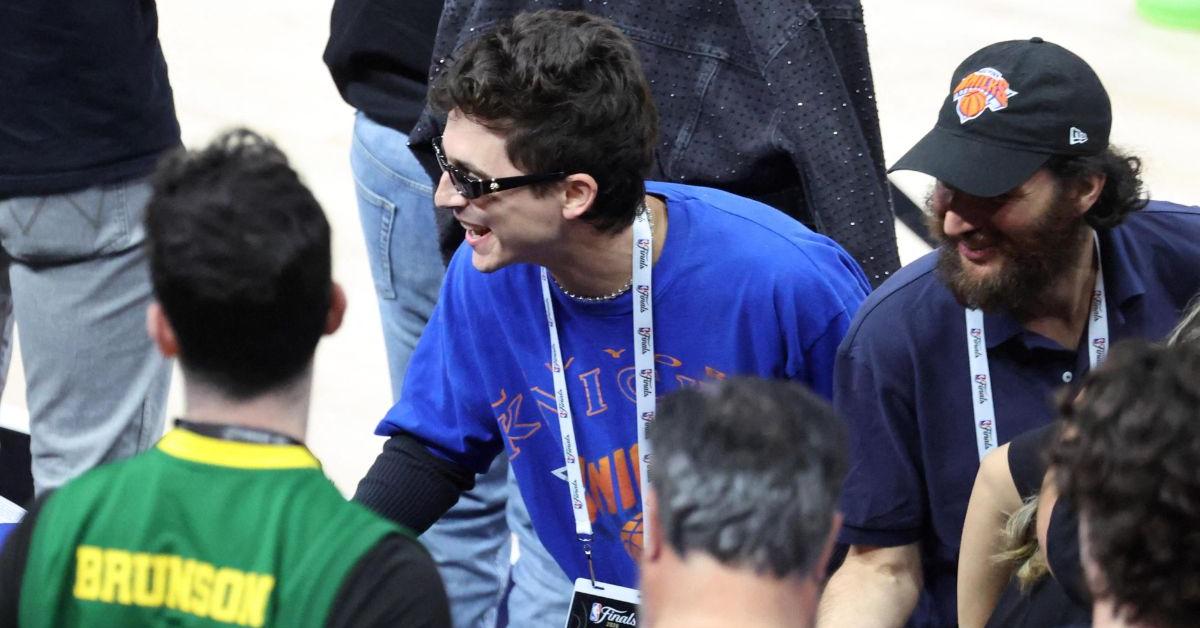 Timoth&eacute;e Chalamet Throws Shade at the Oscars With 6-Word Snarky Comment After Knicks Win Championship