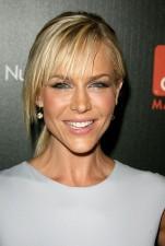 2010__01__FP_3988124_RIJ_TVGUIDEPARTY_111009 151×225.jpg