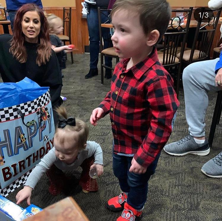 chelsea-houska-instagram-son-watson-birthday-party-pizza-cake