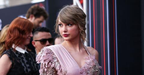 Photo of Taylor Swift.
