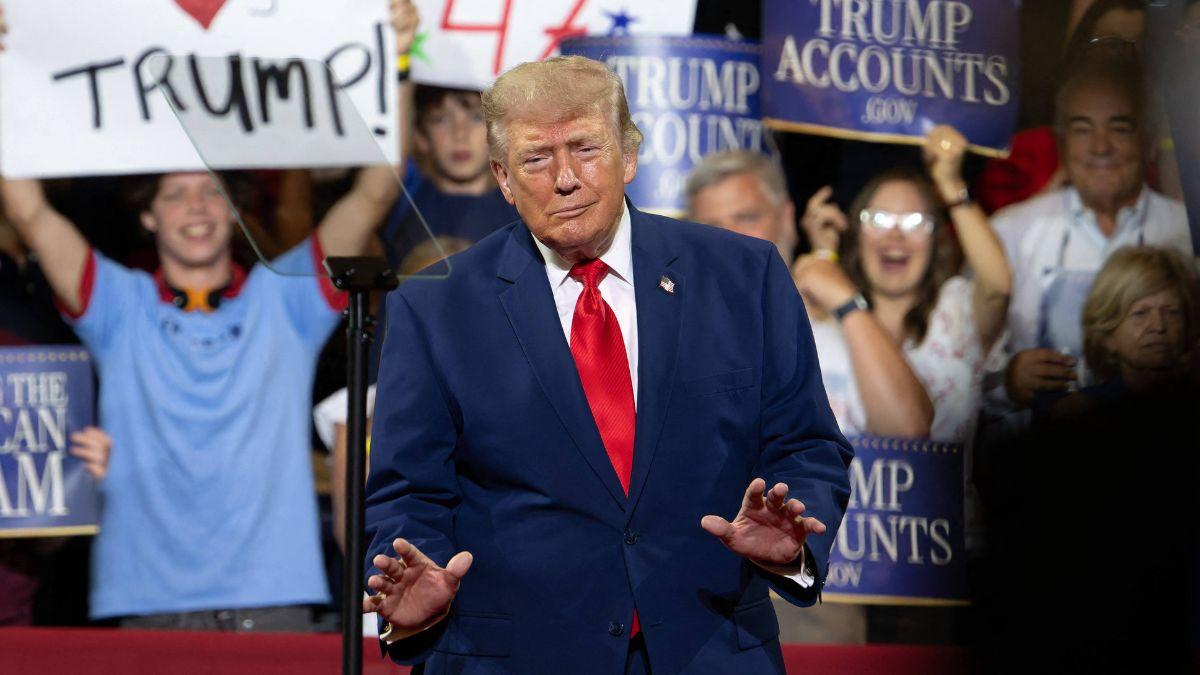 Image of Experts urged public figures to avoid amplifying the president’s attacks.