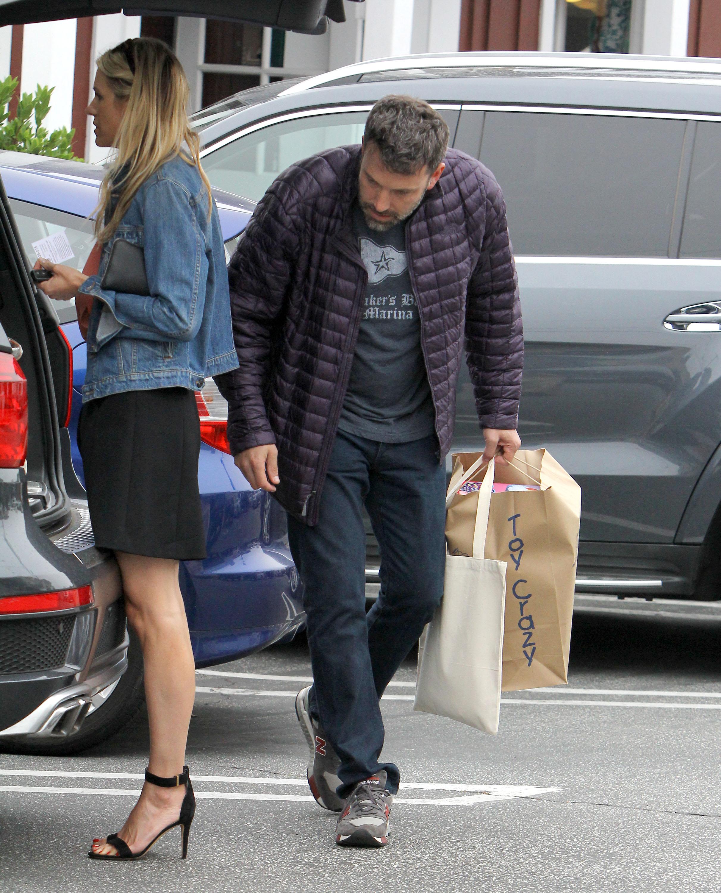 Ben Affleck &amp; Jennifer Garner Take Seraphina Toy Shopping