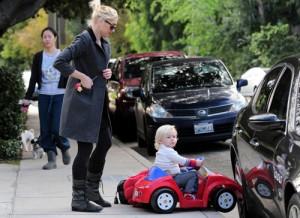 2011__01__87_Stefani_Gwen_010611 300×218.jpg