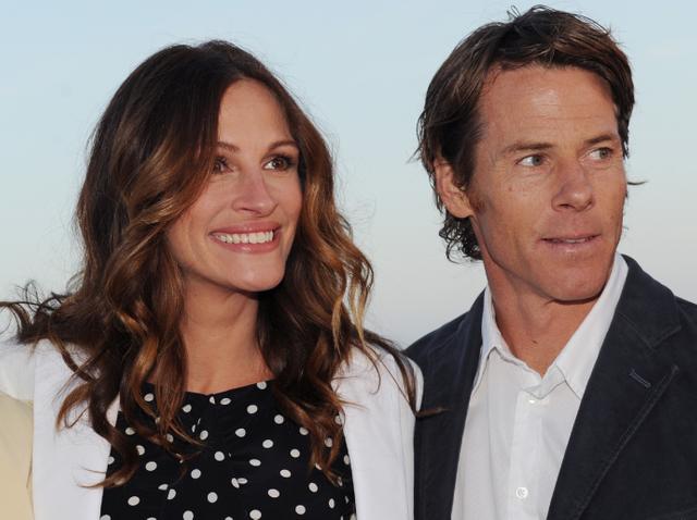 Julia Roberts Enjoys Being 'Under The Radar,' Source Reveals