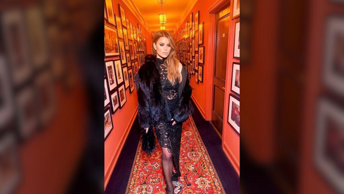 Image of Jessica Simpson is currently single.