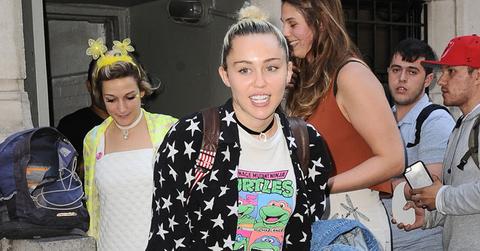 Miley cyrus wedding liam hemsworth australia