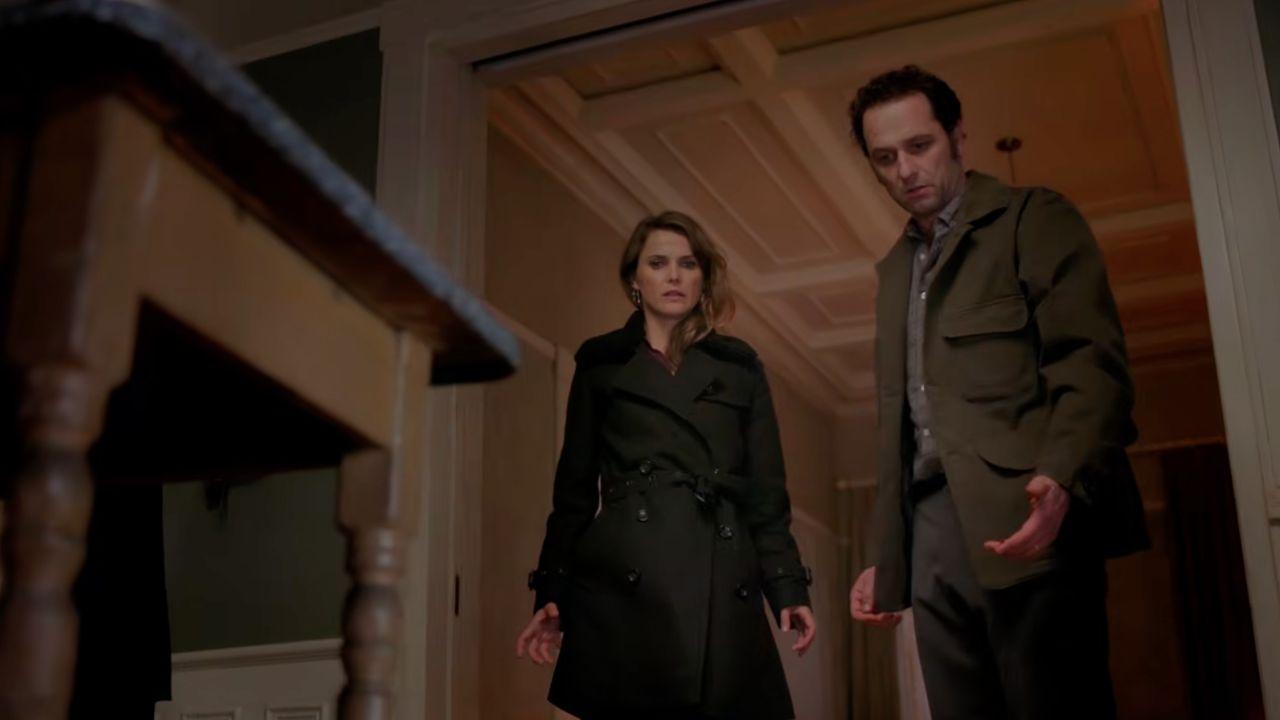 Photo of Keri Russell and Matthew Rhys fell in love on set.