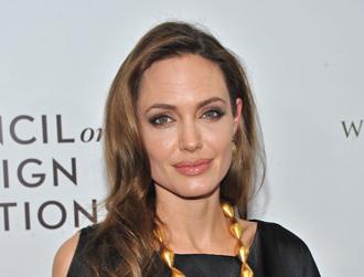 Angelina jolie dec7nea.jpg