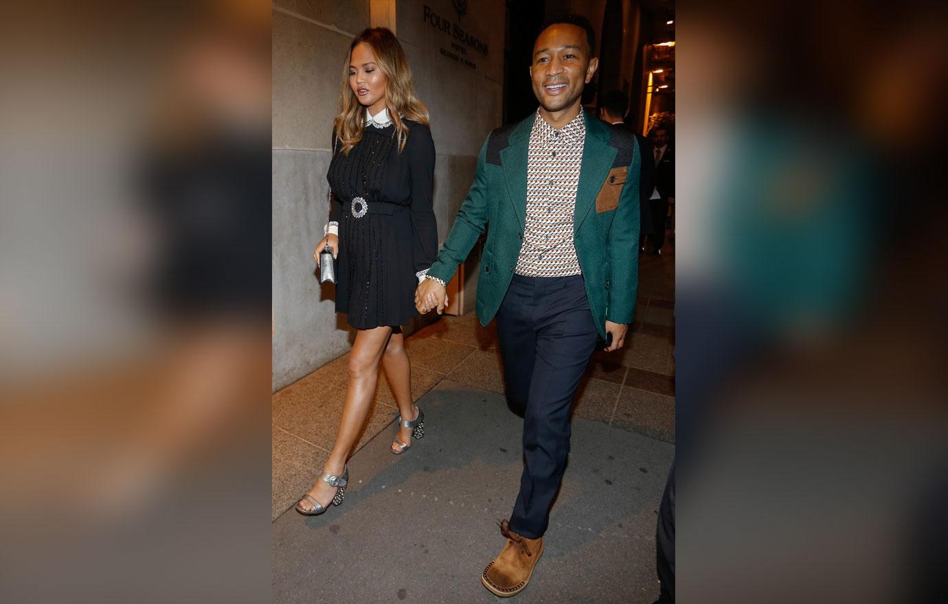 John Legend Chrissy Teigen Paris Hotel 08