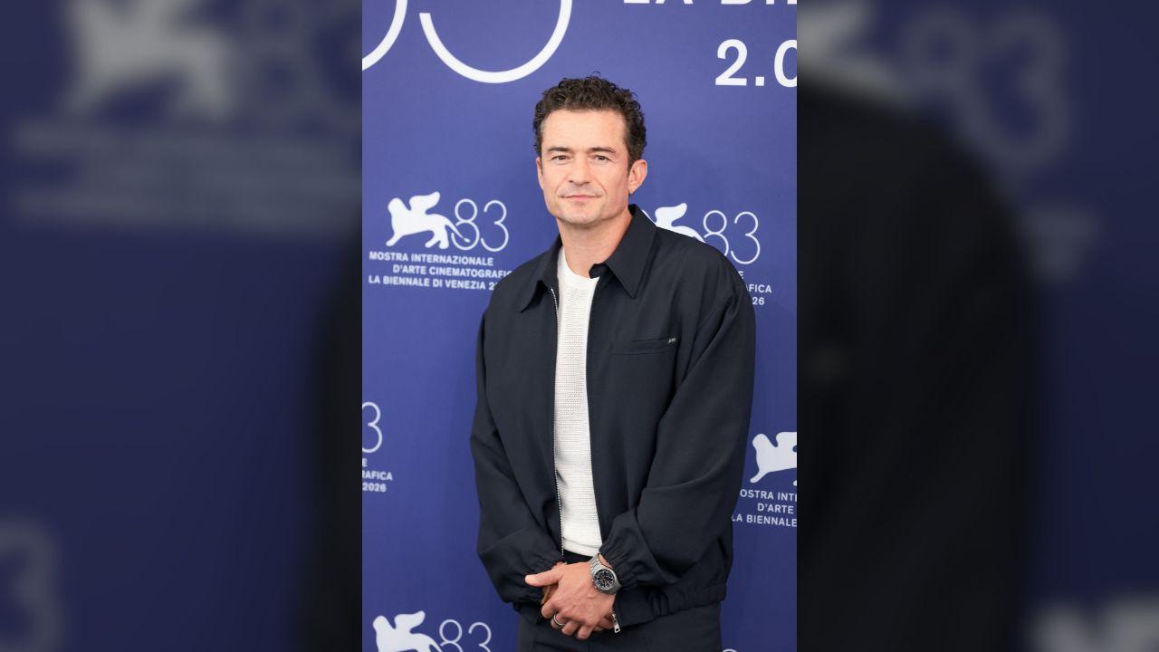 Photo of The actor looked different in different lighting.