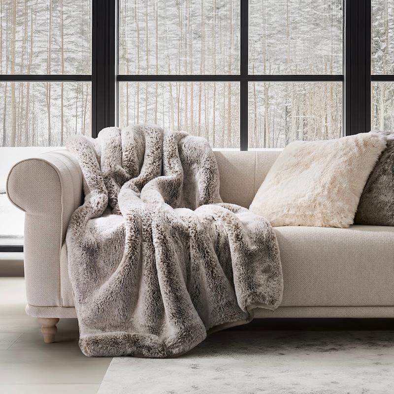robin throw blanket champagne fawn x lifestyle