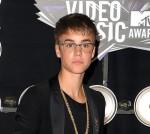 2011__08__Justin_Bieber_August31 150×134.jpg