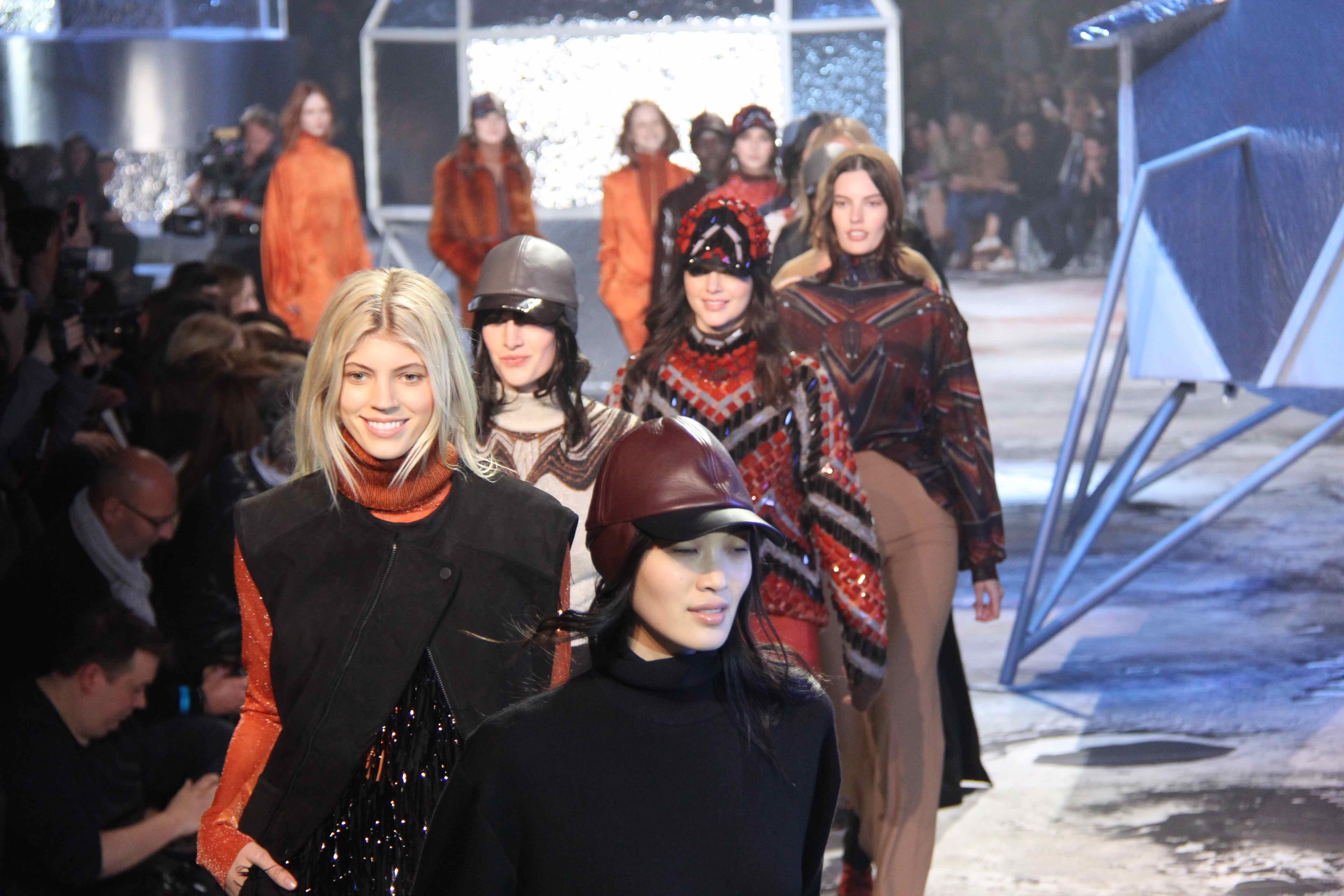 H&amp;M fashion show at 2015 Fall/Winter Paris Fashion Week