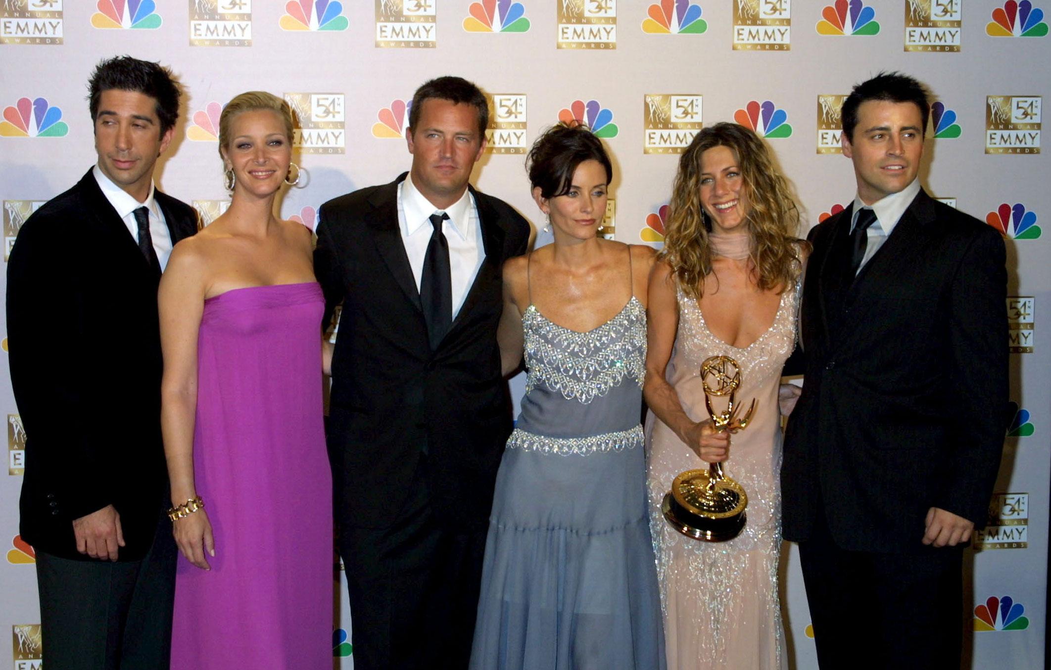 the friends cast reacts to matthew perrys memoir