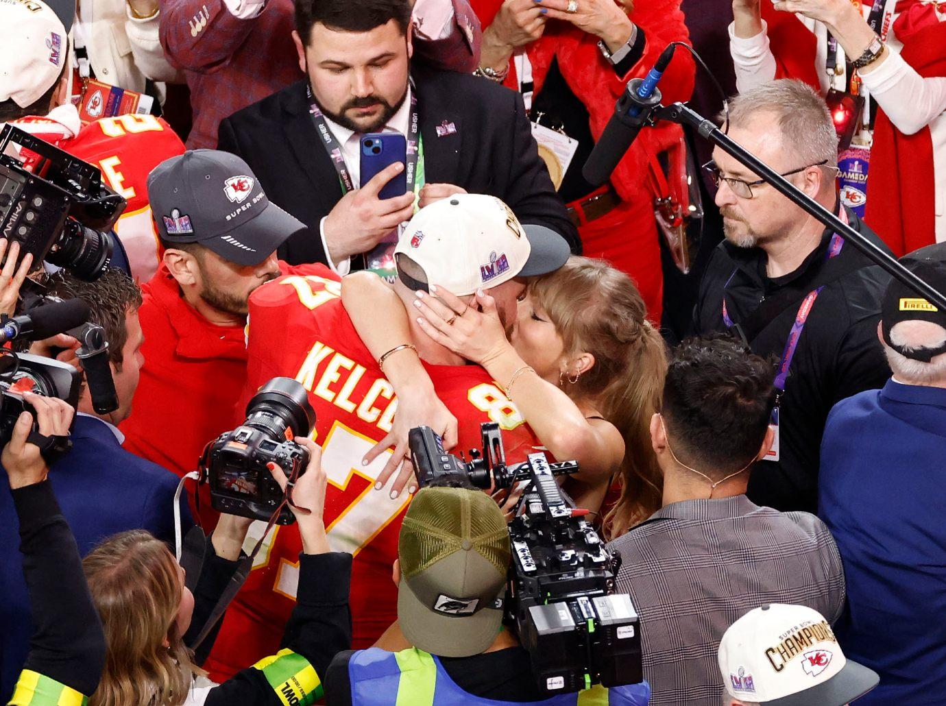 taylor swift never had boyfriend who supported travis kelce the one