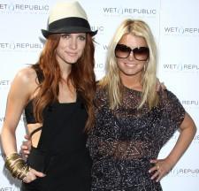 2010__02__okmagazine_simpson sisters 225×216.jpg