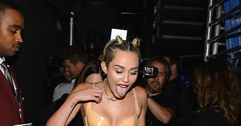Backstge VMAs Miley Cyrus