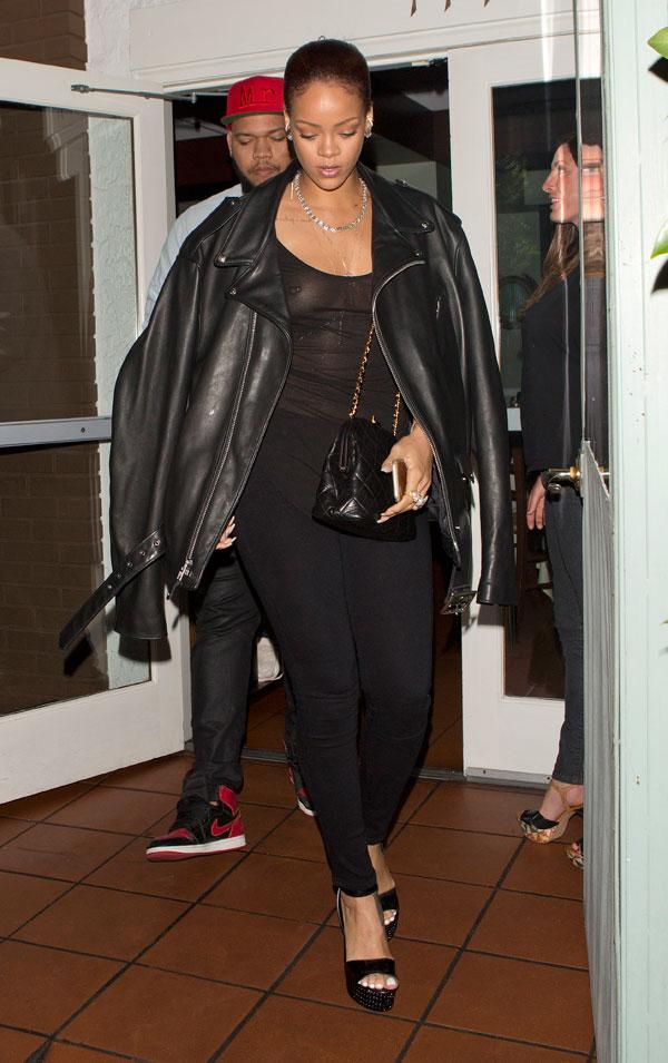 Rihanna braless dinner1