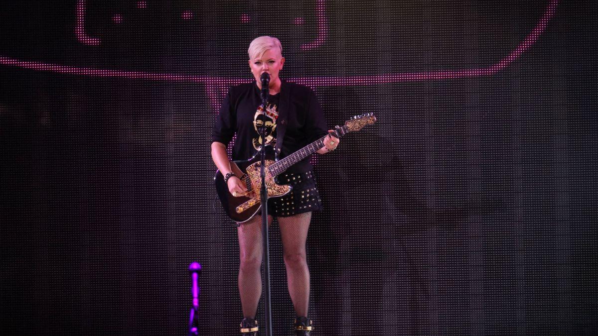 Image of Natalie Maines previously called Donald Trump a 'mentally diseased baby man racist.'