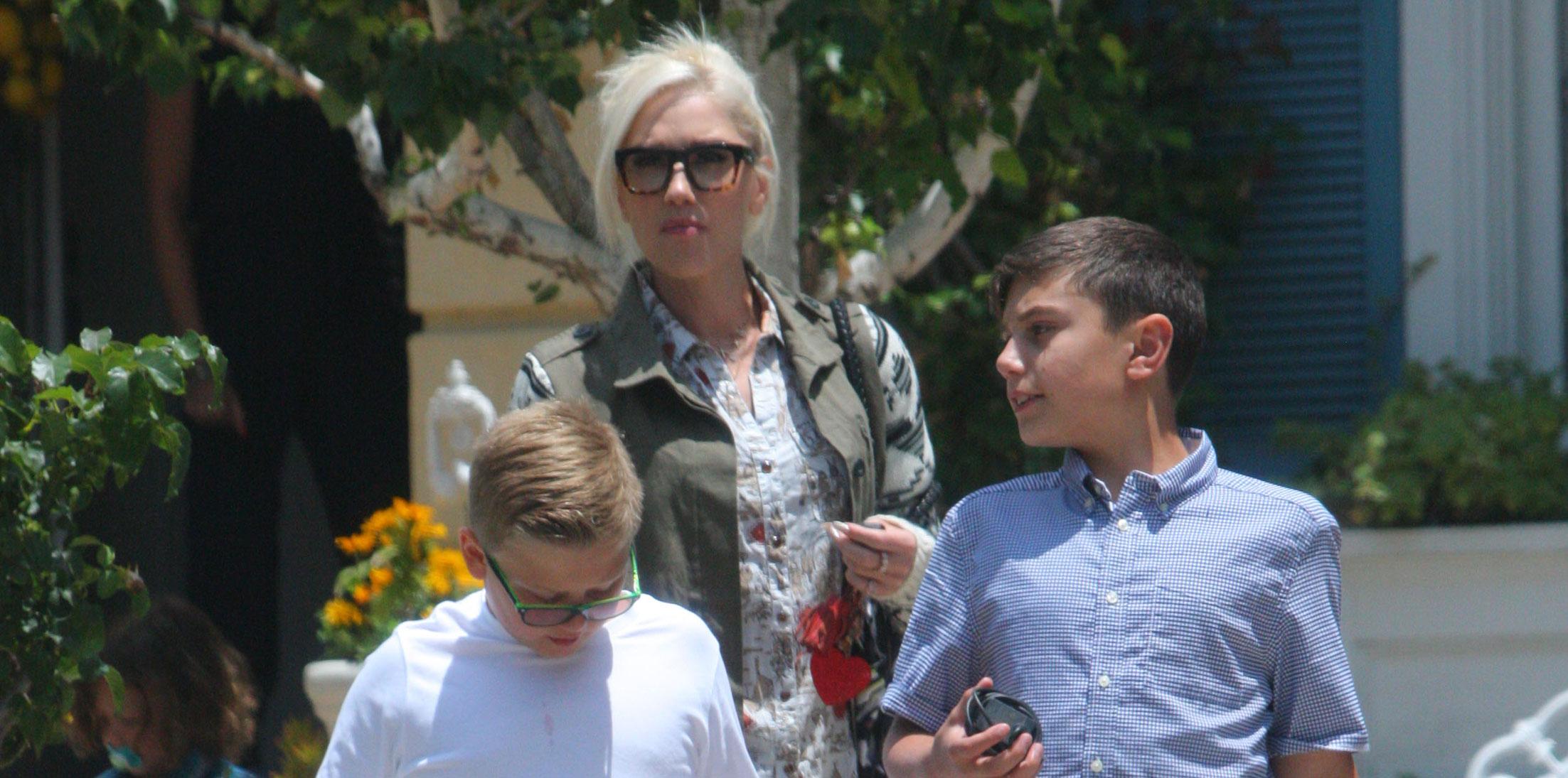 Gwen Stefani Blake Shelton Sons Photos Long